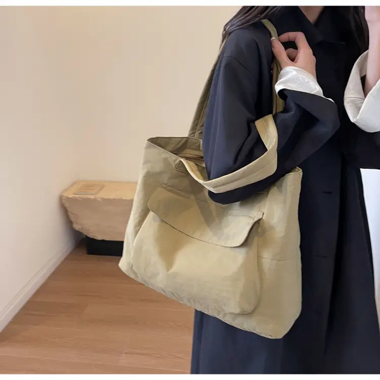 Lightweight Large Capacity Shoulder Bag for Women — feature 15