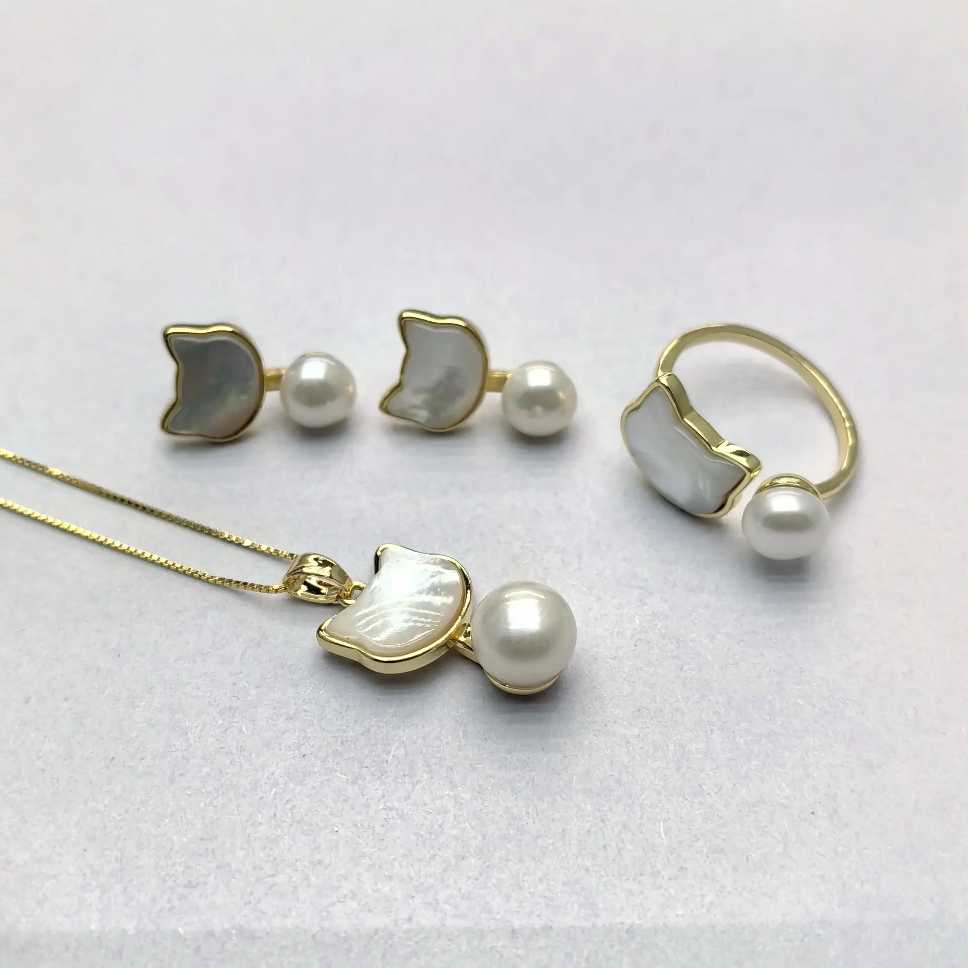 2025 Pearl Flower Earrings Set for Women