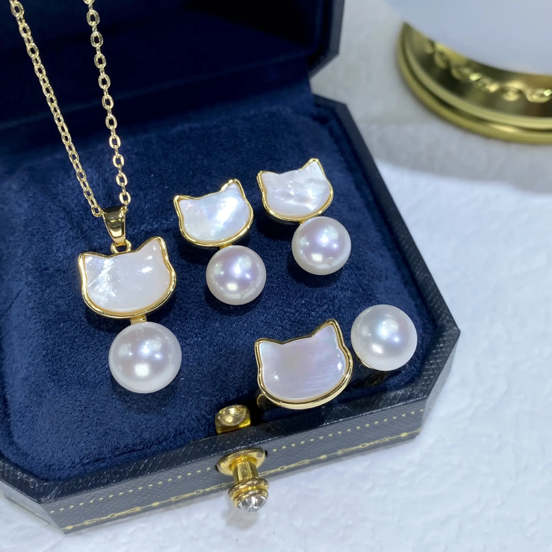 2025 Pearl Flower Earrings Set for Women — feature 1