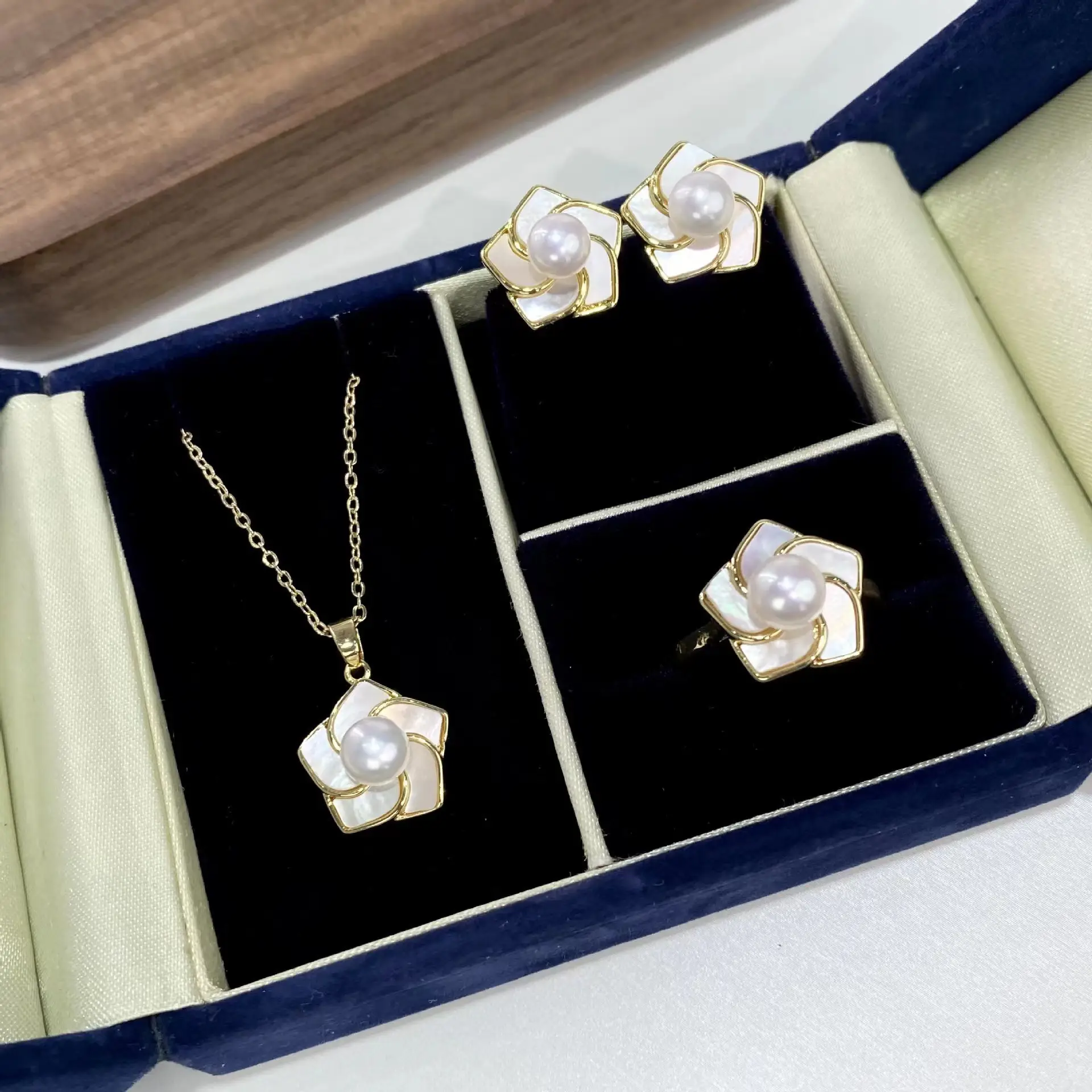 2025 Pearl Flower Earrings Set for Women