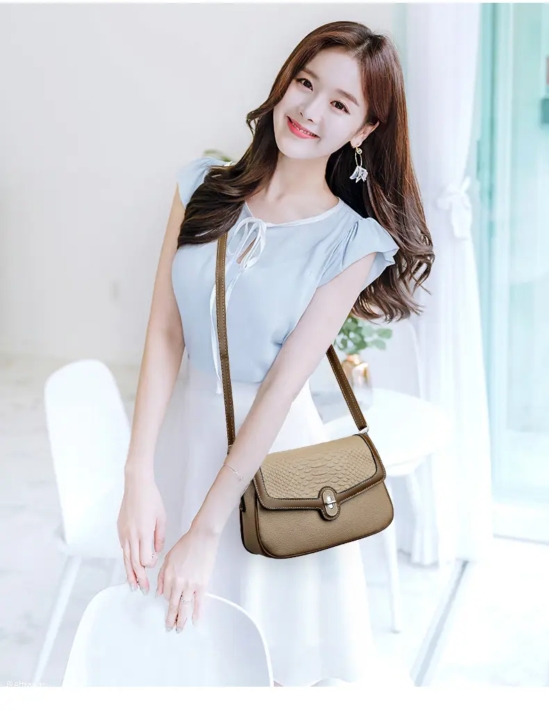 Women's Croc Leather Shoulder Bag Teal Brown — feature 8