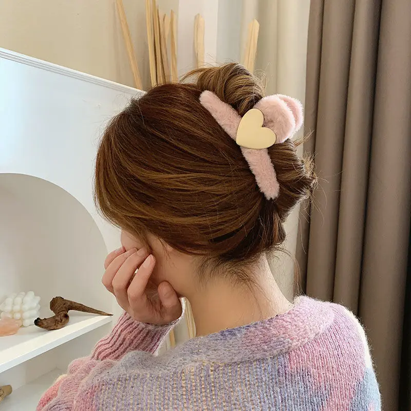 Plush Heart Hair Clips for Girls Autumn Winter — feature 1
