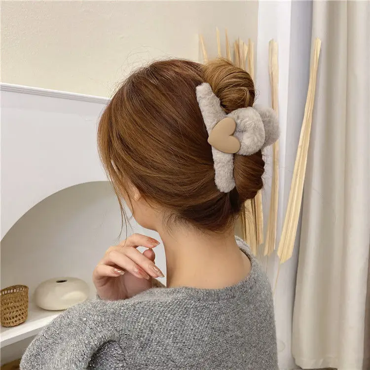 Plush Heart Hair Clips for Girls Autumn Winter — feature 3