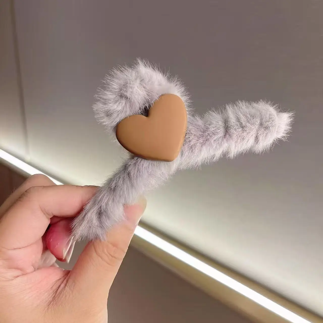 Plush Heart Hair Clips for Girls Autumn Winter - Image 3