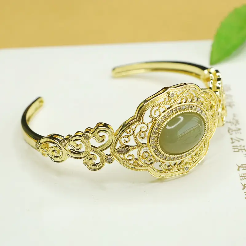 Aiyu Gold Jade Hollow Bracelet Pigeon Egg Design - Image 3