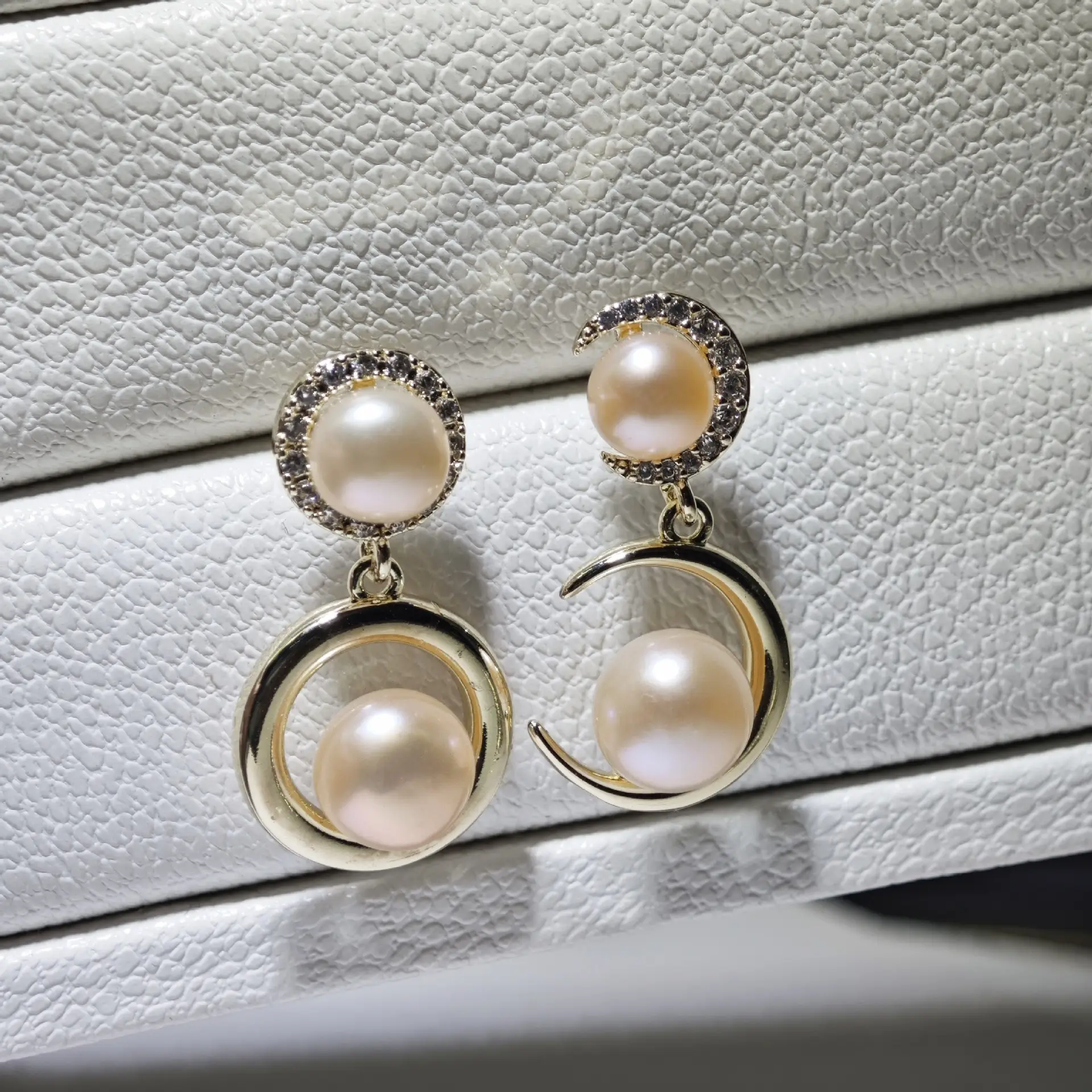 S925 Silver Pearl Moon Earrings Women's AB Design - Image 5