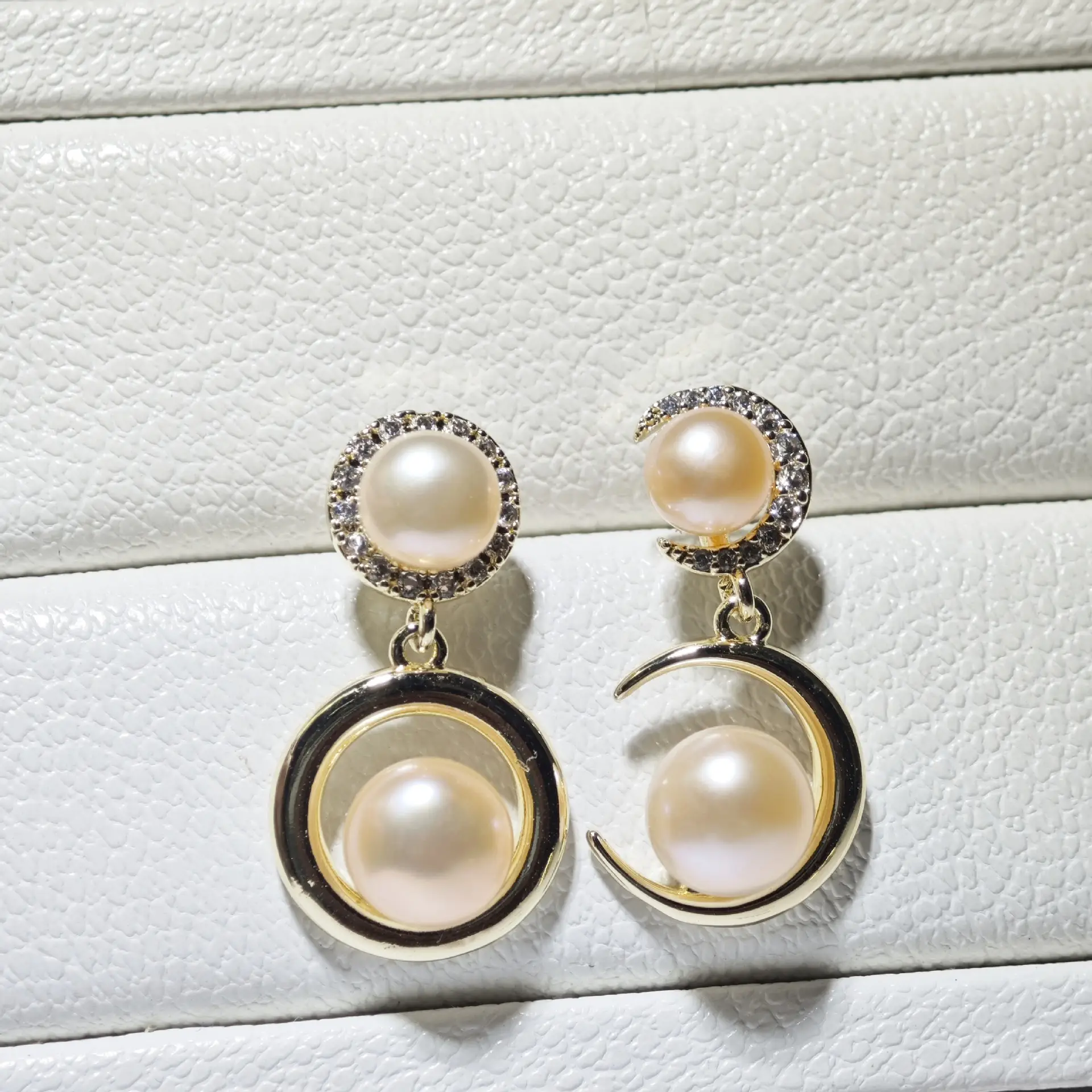 S925 Silver Pearl Moon Earrings Women's AB Design - Image 6