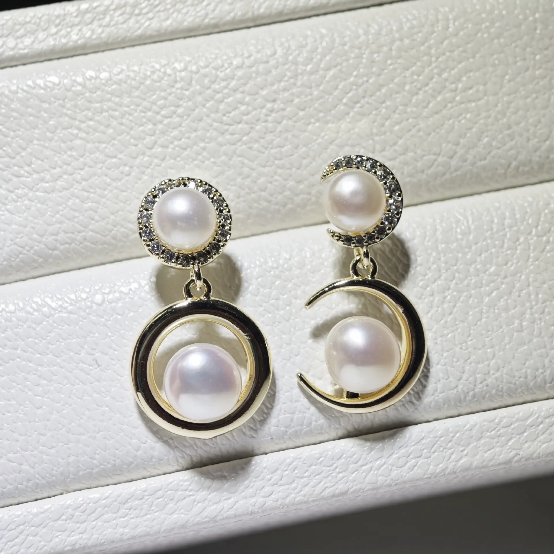 S925 Silver Pearl Moon Earrings Women's AB Design - Image 7