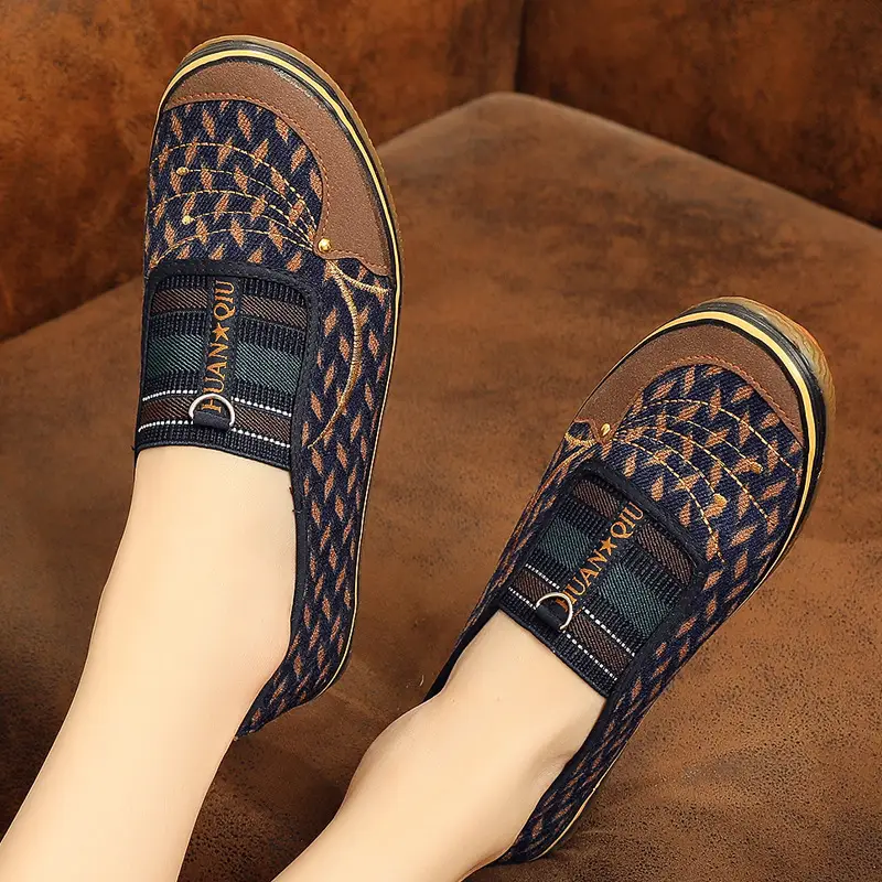 26 Styles of Spring and Autumn Traditional Beijing Cloth Shoes for Women, Middle-Aged and Elderly Mom Shoes, Wear-Resistant Non-Slip Work Shoes with Rubber Soles for Seniors - Image 4