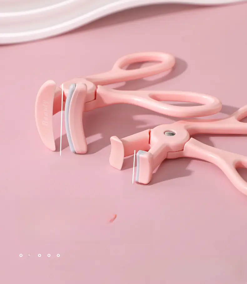 Wide Angle Eyelash Curler Green Portable Styling Tool - Image 3