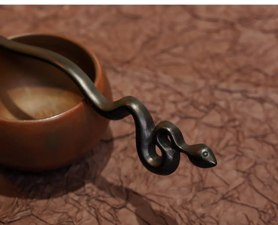 Vintage Ebony Hairpin with Snake Handle — feature 5