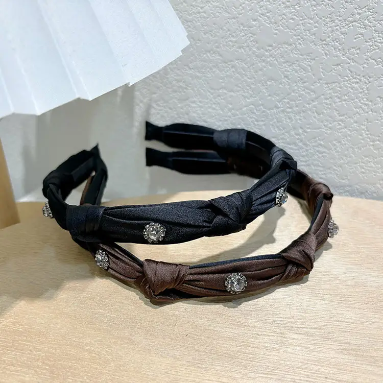 Yuqi Black Satin Skull Top Headband with Rhinestone Decor - Image 3