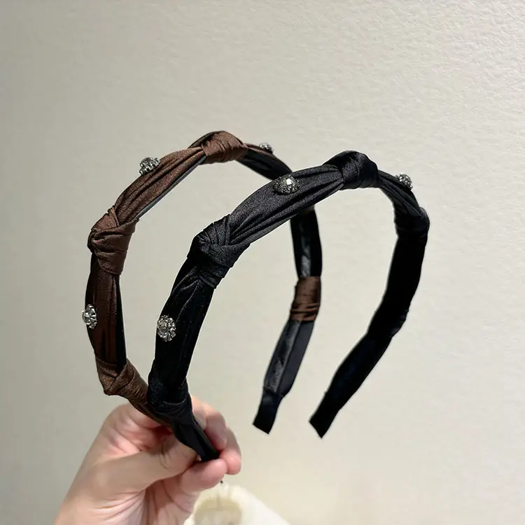 Yuqi Black Satin Skull Top Headband with Rhinestone Decor - Image 4