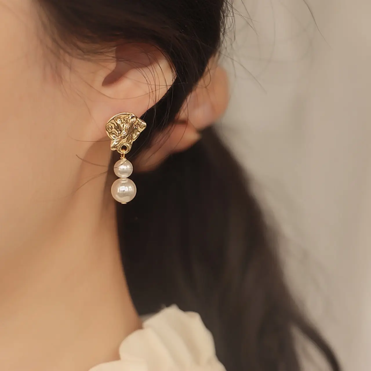 Korean-style Pearl Earrings Silver Gold Fashion Women - Image 2