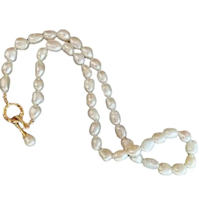French Retro Pearl Necklace with Gold Clasp - Image 5