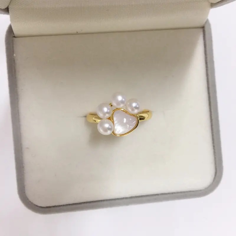 Natural Pearl Ring with Gold Plated Cat Claw Design — feature 5