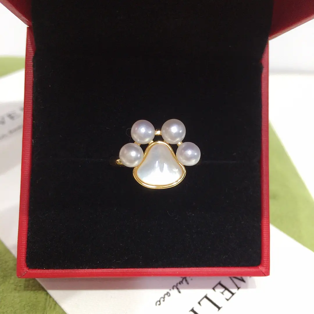 Natural Pearl Ring with Gold Plated Cat Claw Design — feature 8