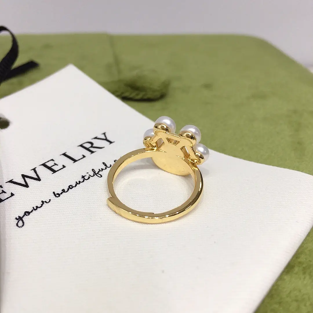 Natural Pearl Ring with Gold Plated Cat Claw Design — feature 9