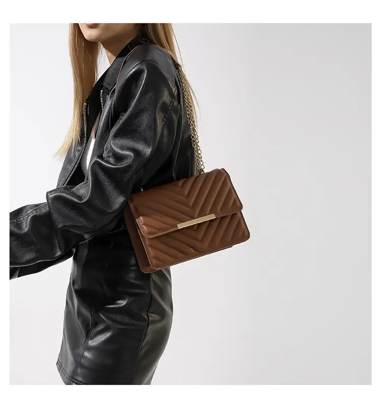 2023 Women's Mint Quilted Shoulder Messenger Bag — feature 19