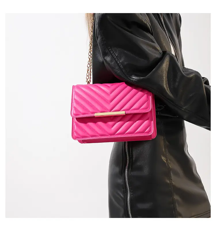 2023 Women's Mint Quilted Shoulder Messenger Bag — feature 21