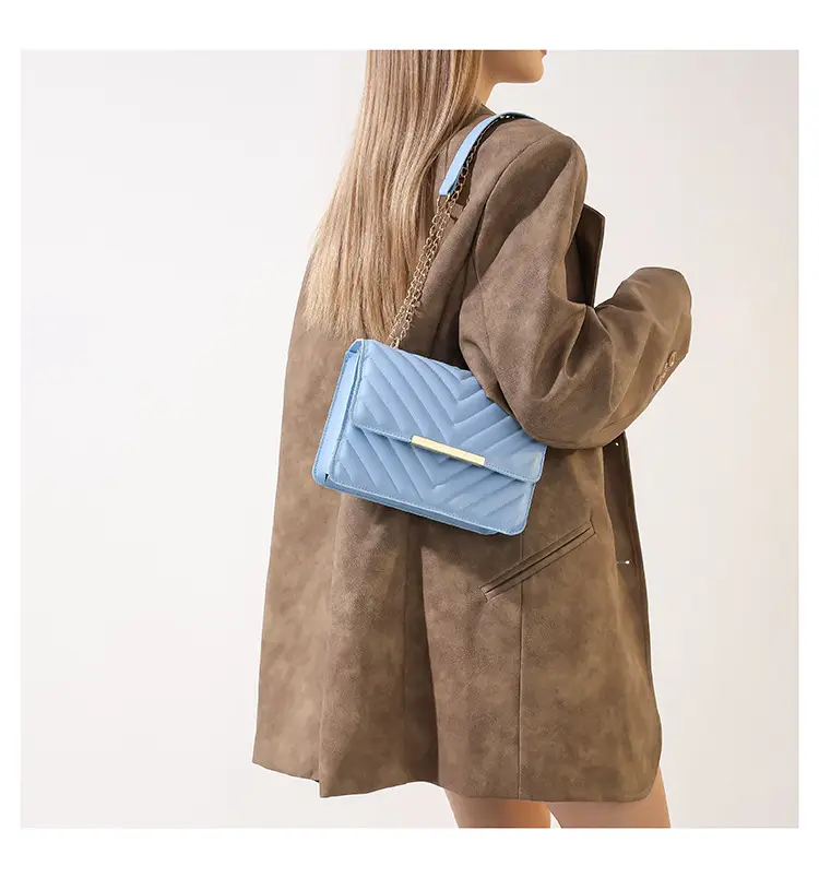 2023 Women's Mint Quilted Shoulder Messenger Bag — feature 29