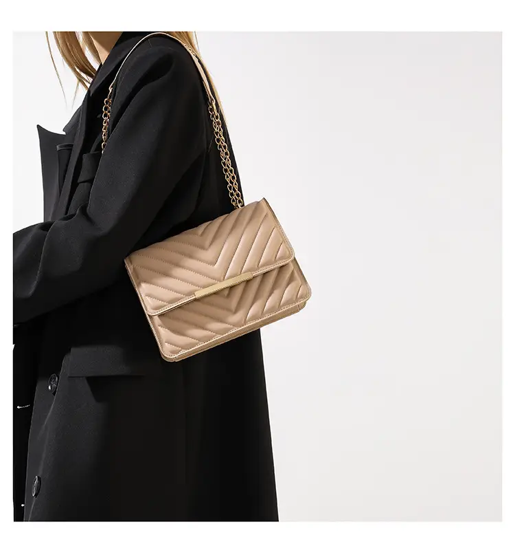 2023 Women's Mint Quilted Shoulder Messenger Bag — feature 31