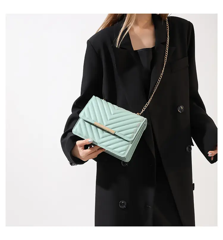 2023 Women's Mint Quilted Shoulder Messenger Bag — feature 34