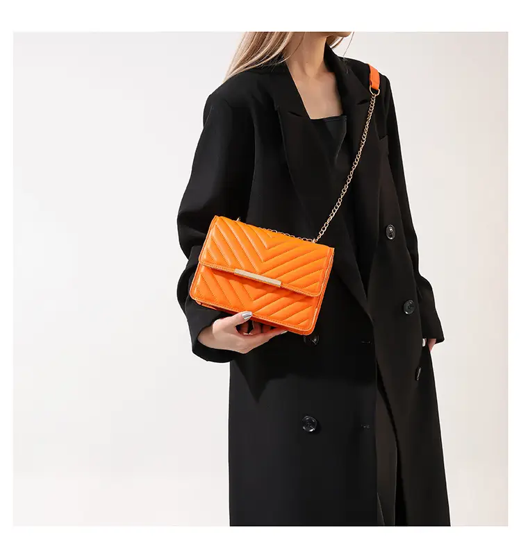 2023 Women's Mint Quilted Shoulder Messenger Bag — feature 36