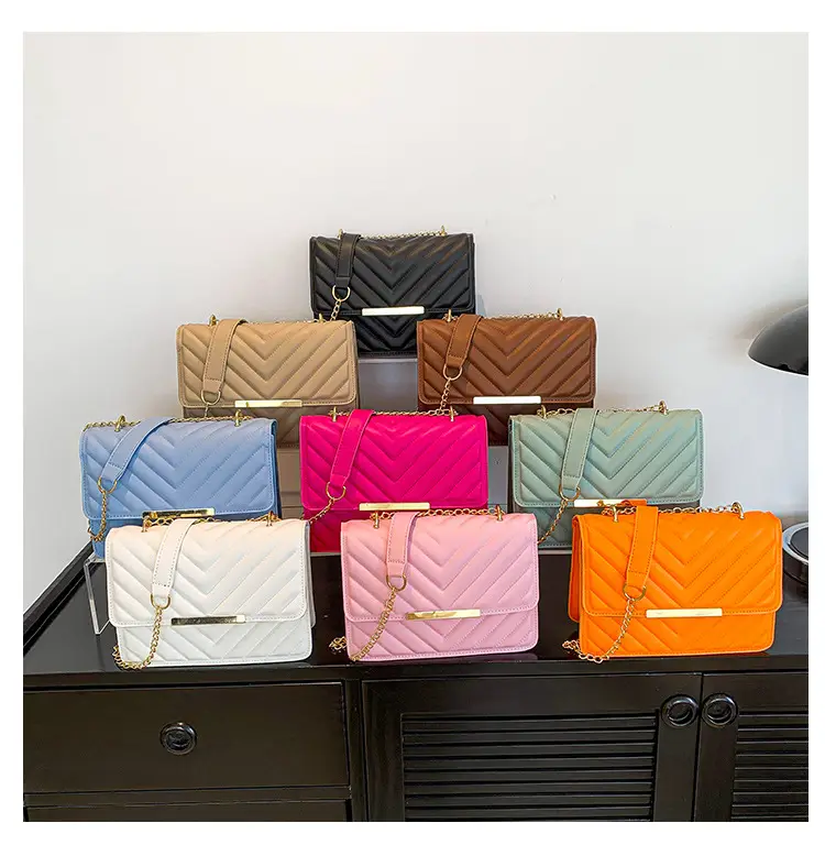 2023 Women's Mint Quilted Shoulder Messenger Bag — feature 37