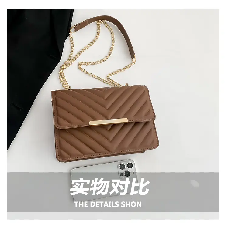 2023 Women's Mint Quilted Shoulder Messenger Bag — feature 6