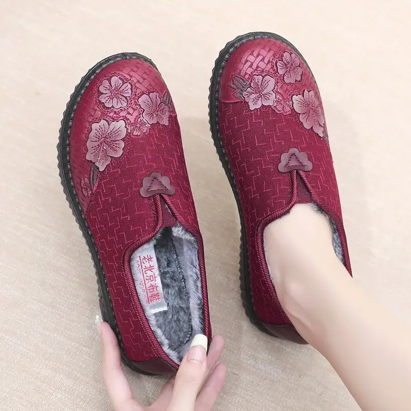 Old Beijing cloth shoes new winter cotton shoes women's fleece-lined shoes lightweight soft bottom warm elderly mother shoes embroidered cotton shoes - Image 6