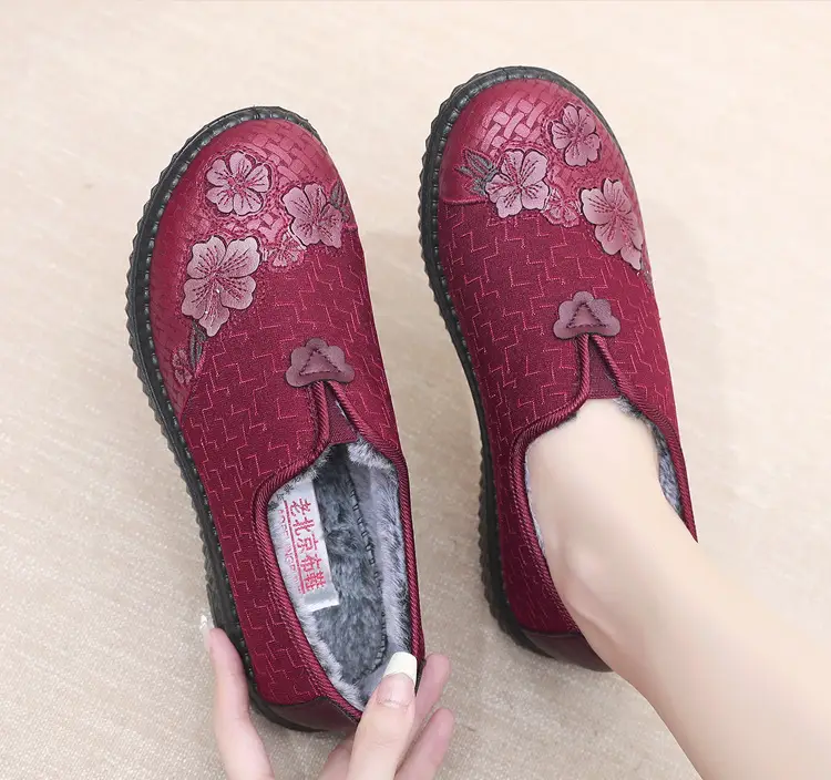 Old Beijing cloth shoes new winter cotton shoes women's fleece-lined shoes lightweight soft bottom warm elderly mother shoes embroidered cotton shoes — feature 17