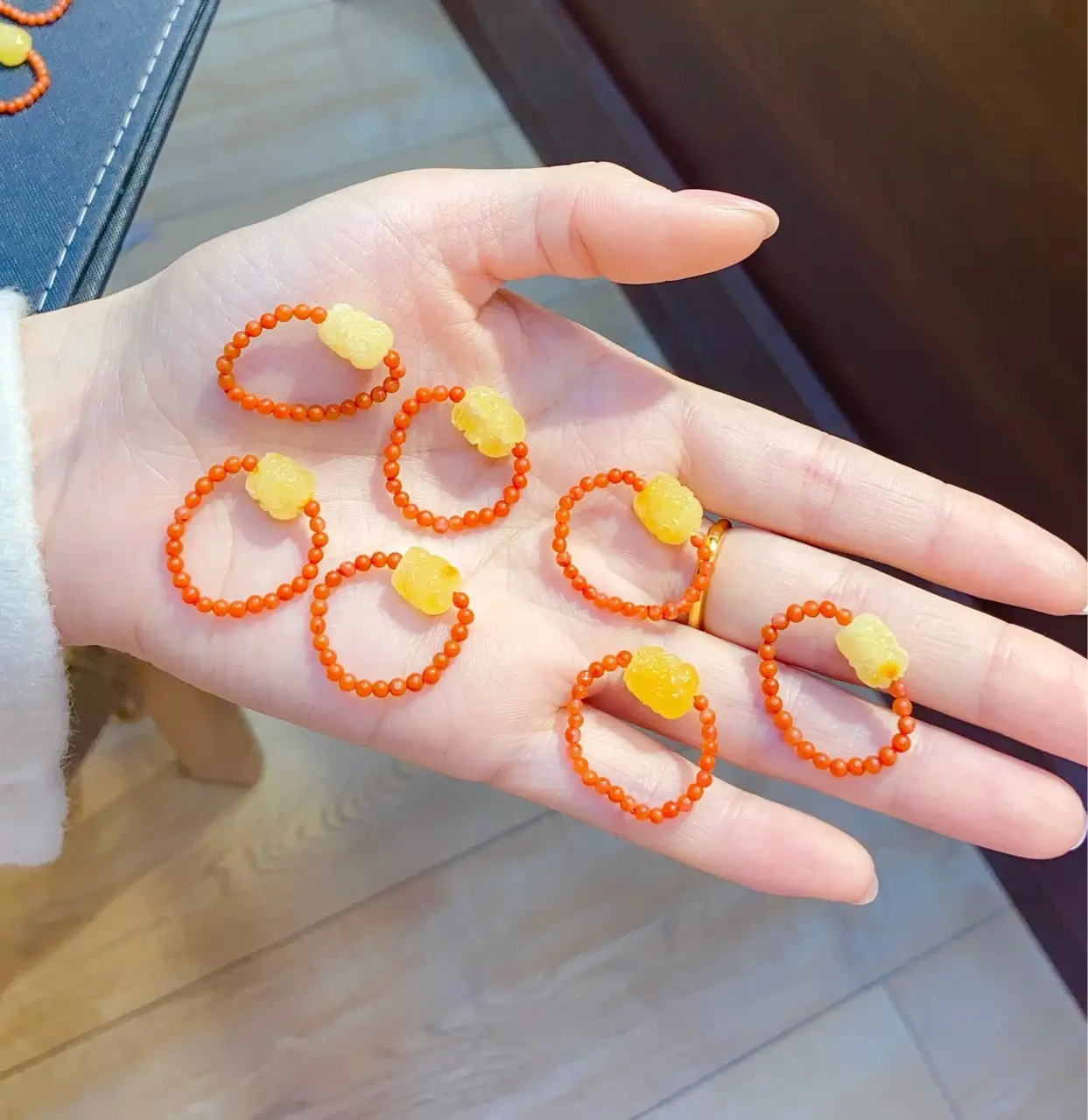 Natural Honey Chicken Oil Yellow Agate Ring Handwoven Design — feature 3