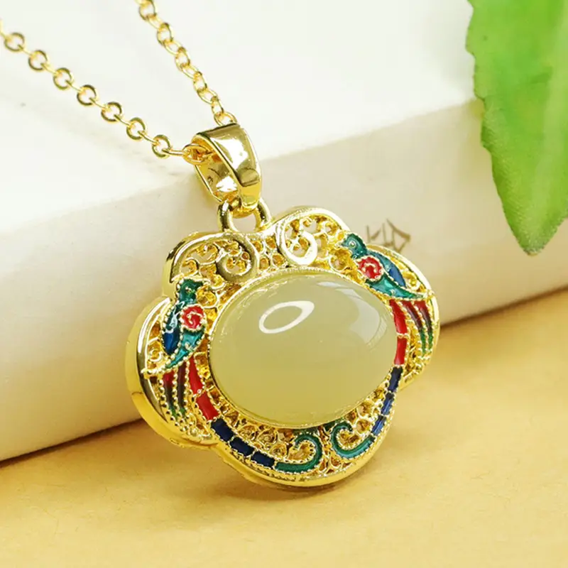 Aiyu Hetian Jade Necklace with Ruyi Lock Design — feature 5