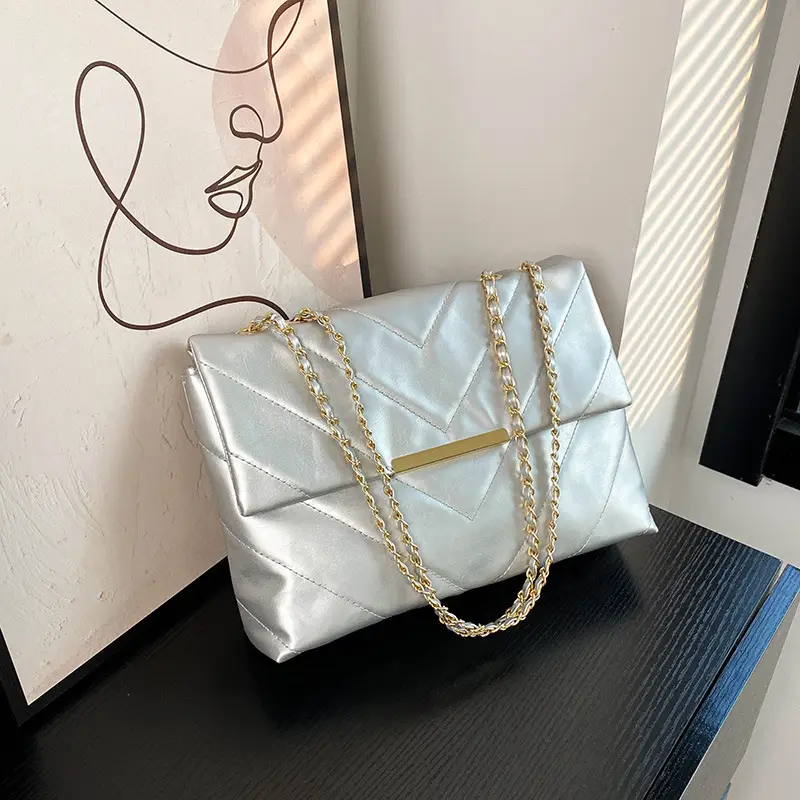 Women's Black Chain Shoulder Bag 2023 - Image 6