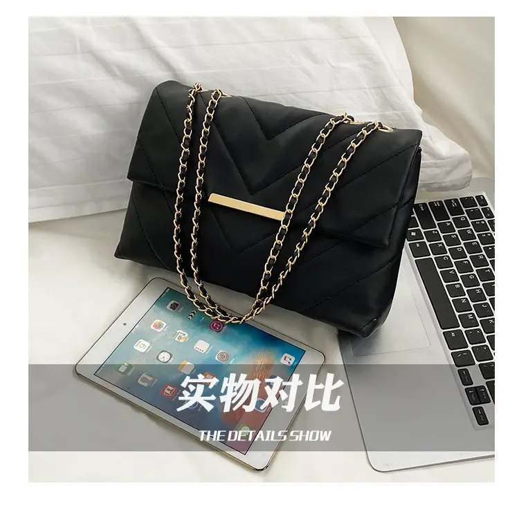 Women's Black Chain Shoulder Bag 2023 — feature 10