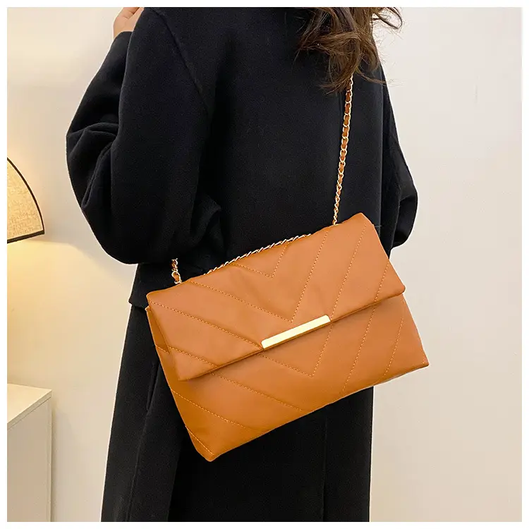 Women's Black Chain Shoulder Bag 2023 — feature 22