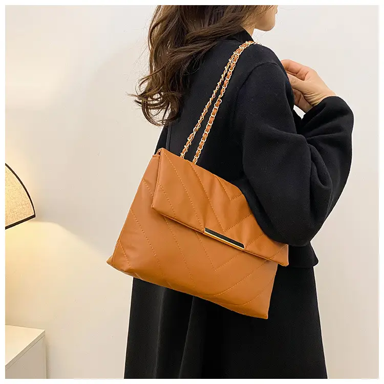 Women's Black Chain Shoulder Bag 2023 — feature 23