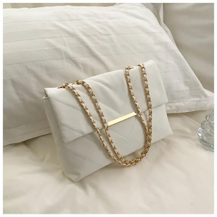 Women's Black Chain Shoulder Bag 2023 — feature 27