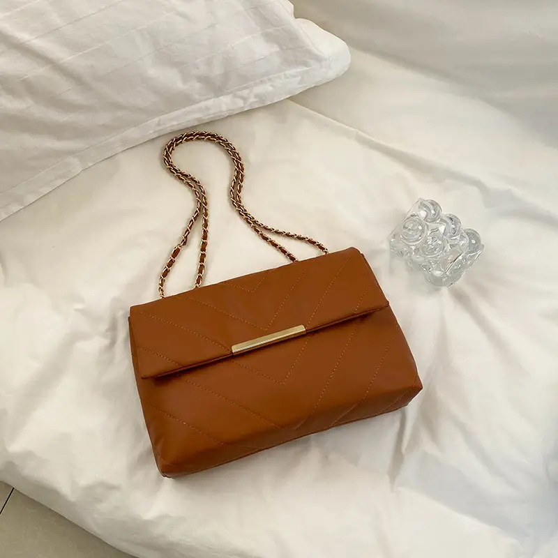 Women's Black Chain Shoulder Bag 2023 - Image 3