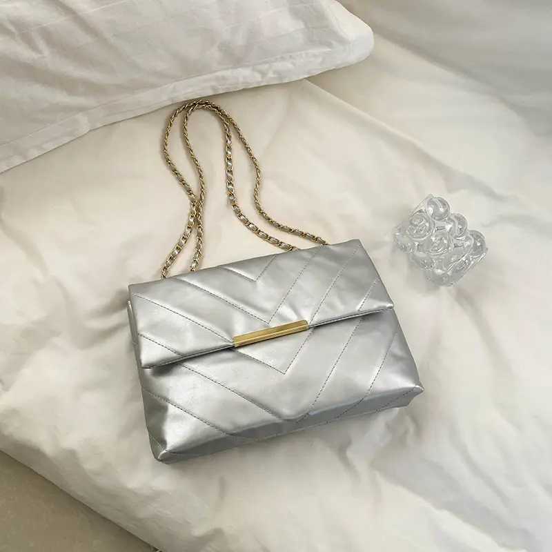 Women's Black Chain Shoulder Bag 2023 - Image 4