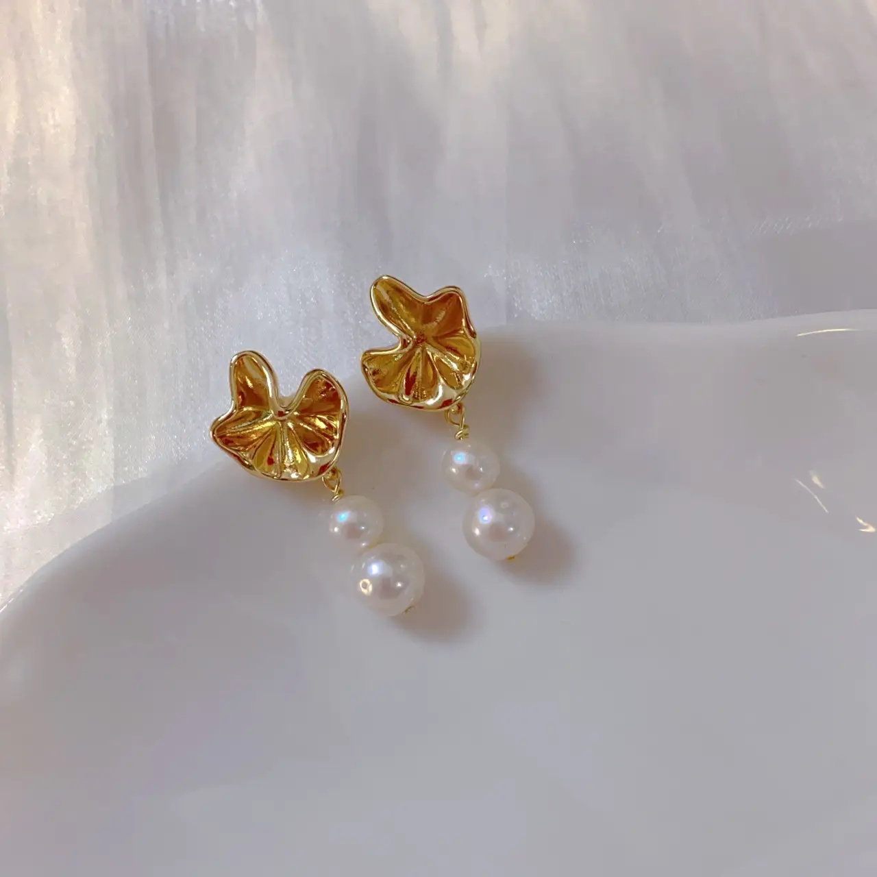 14k Gold Lotus Pearl Earrings for Women - Image 3