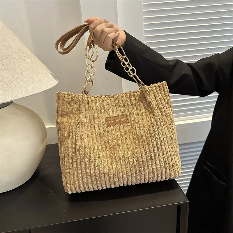 White Knitted Shoulder Bag with Gold Chain for Women - Image 6