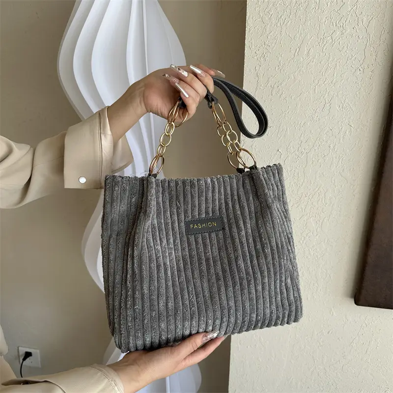 White Knitted Shoulder Bag with Gold Chain for Women - Image 8