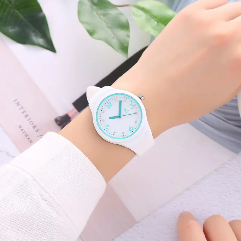 Women's Pink Silicone Quartz Watch with Cute Design - Image 10