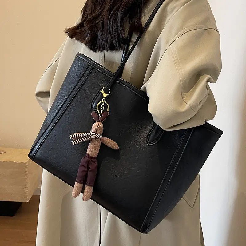 Women's Black Leather Shoulder Bag with Keychain - Image 9