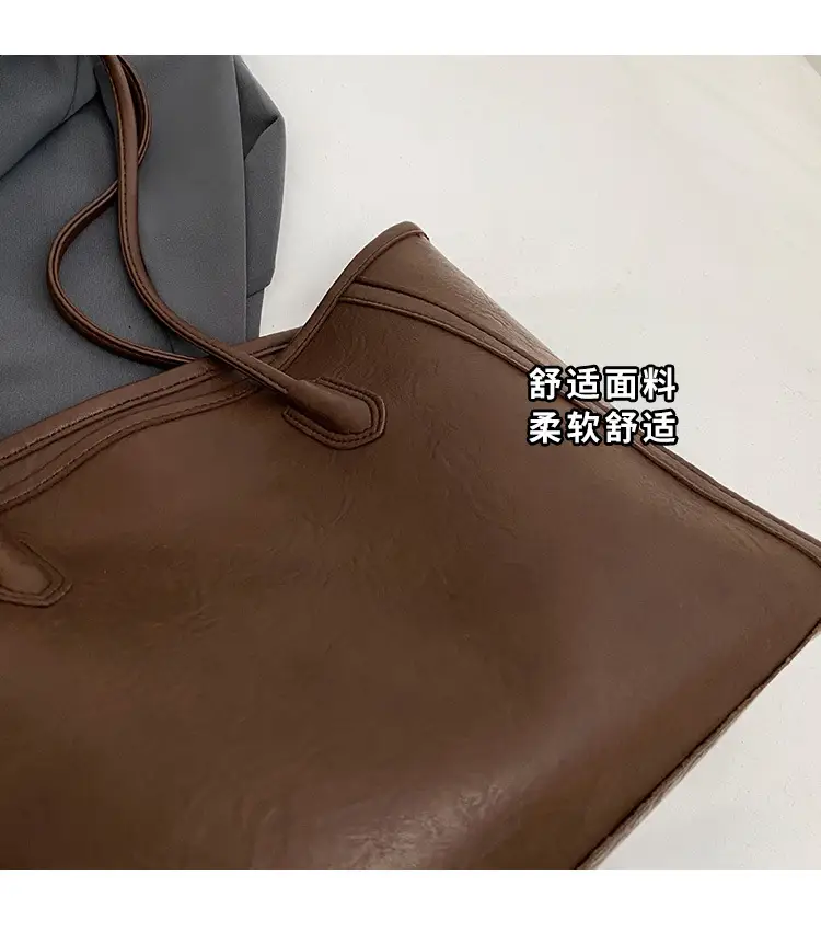 Women's Black Leather Shoulder Bag with Keychain — feature 17