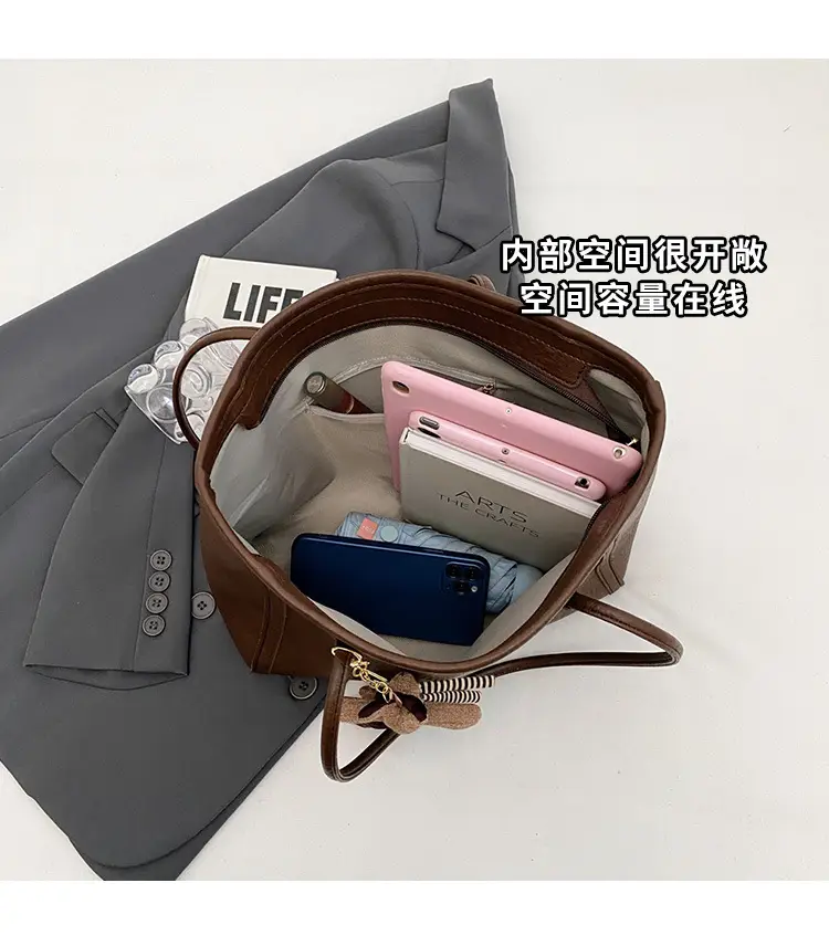 Women's Black Leather Shoulder Bag with Keychain — feature 18