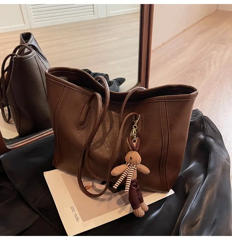 Women's Black Leather Shoulder Bag with Keychain — feature 20