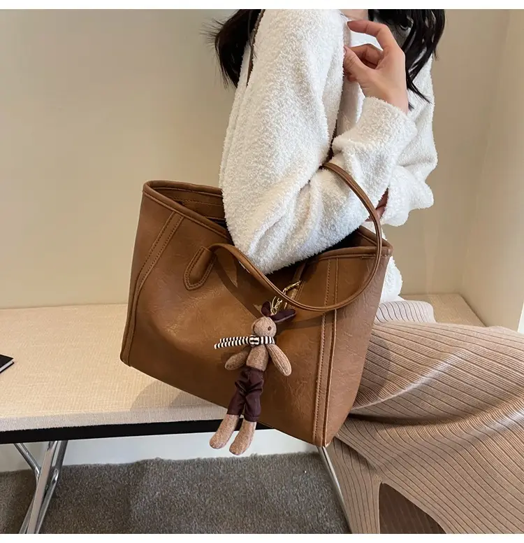 Women's Black Leather Shoulder Bag with Keychain — feature 28
